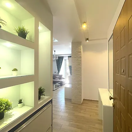 Apartment 8 Sea & Vibes