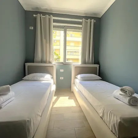 8 Sea & Vibes * Vlorë
